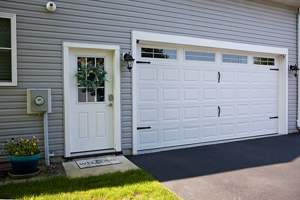 24/7 Emergency Garage Door Panel Replacement experts in California City, CA